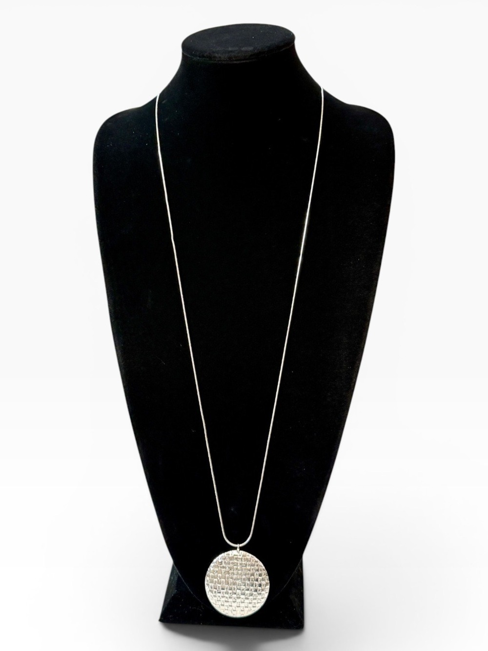 White House Black Market Silver Textured Modern Disc Pendant Necklace | NWT